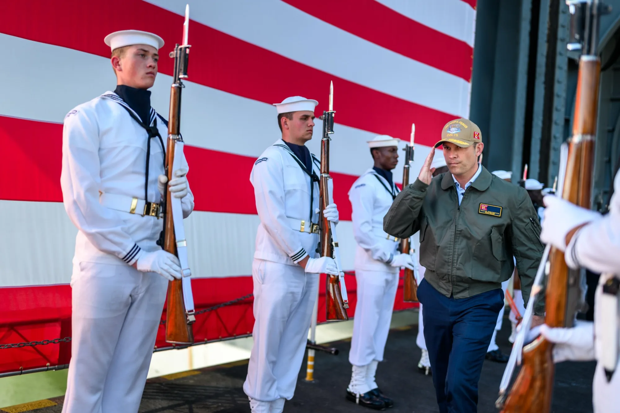 Celebración del 250.º aniversario de la Armada estadounidense. Créditos: Galería de la Casa Blanca.