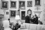 El presidente Donald Trump se reúne con el primer ministro Shehbaz Sharif y el mariscal de campo Asim Munir de Pakistán. Créditos: Galería de la Casa Blanca.