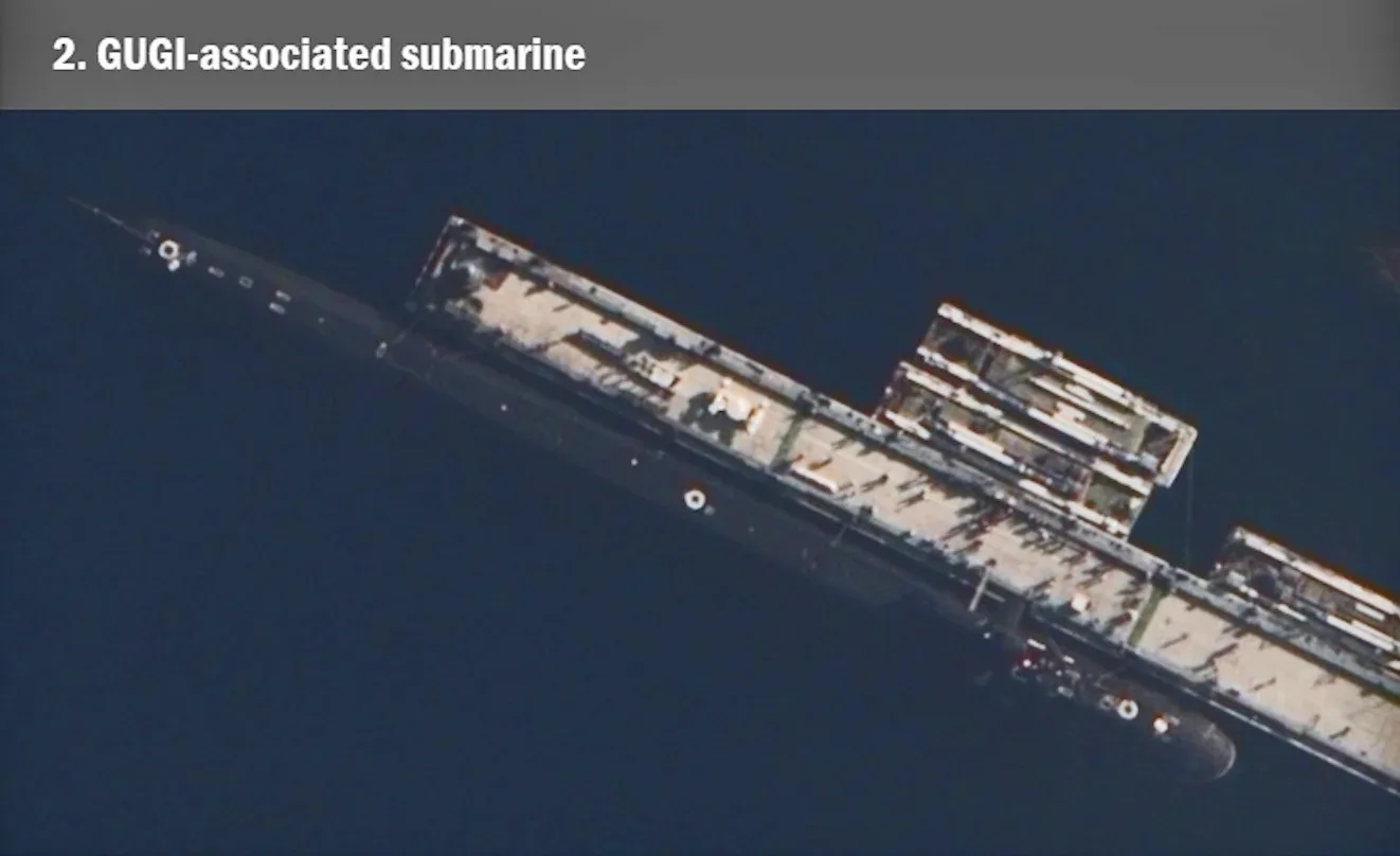 Imagen satelital de un submarino ruso