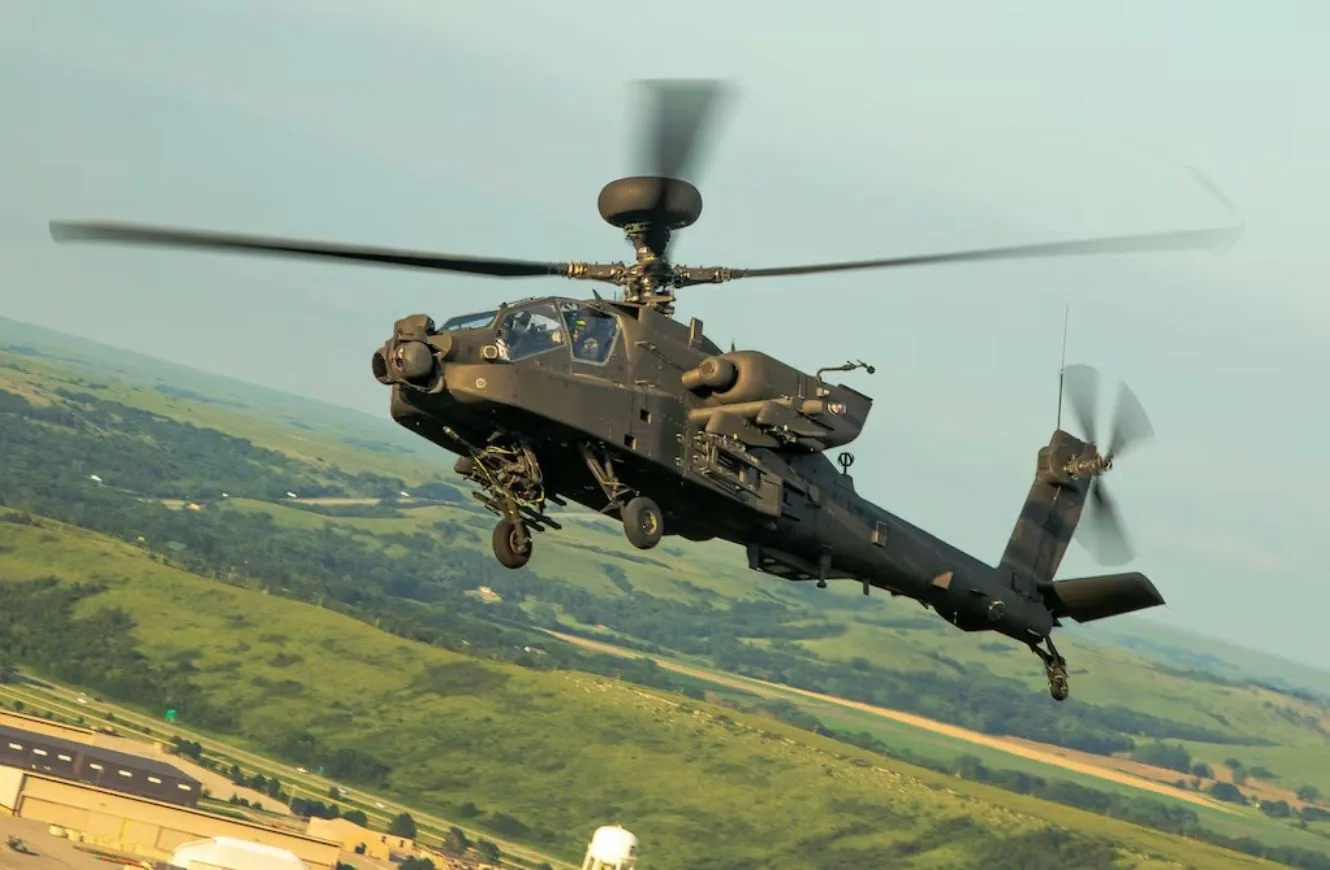 Helicoptero Apache del Ejército de los EE. UU. en 2022. (Pfc. Dawson Smith / Ejército de los EE. UU.)