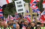 JD Vance pareció alinearse con aquellos que asistieron a una marcha en Londres el sábado, donde el activista de extrema derecha Tommy Robinson les dijo a sus seguidores que se prepararan para la "batalla de Gran Bretaña". Fotografía: Martin Pope/Getty Images