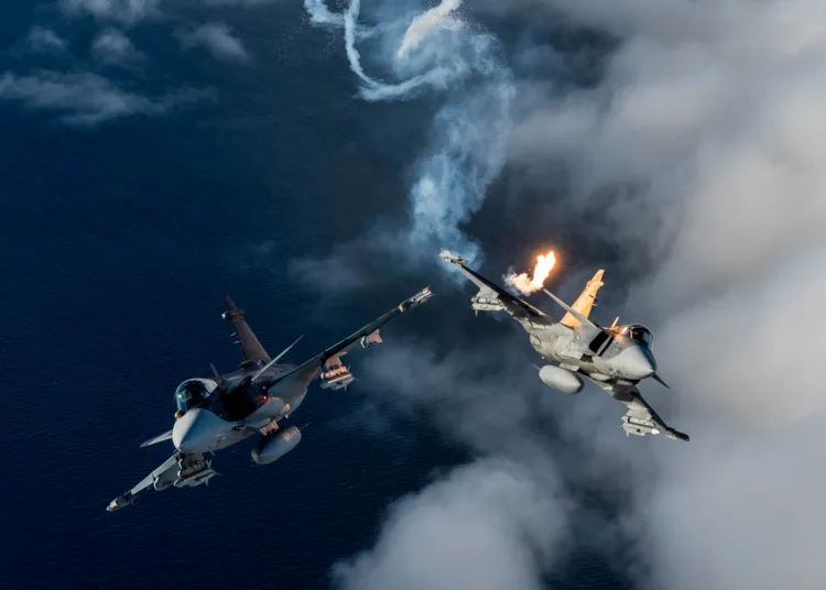Fotografía de Saab que muestra el el Gripen E y el Gripen C. Créditos: Saab.