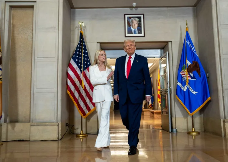 El 14 de marzo de 2025, Donald Trump declaró que los predecesores convirtieron el Departamento de Justicia en el "Departamento de INJUSTICIA" y que esos días han terminado para siempre. Créditos: POTUS.
