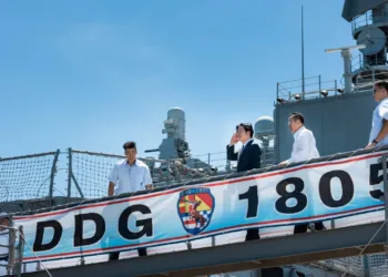 Lai Ching-te, presidente de Taiwán del DPP, anuncia durante una visita a la 168ª flota naval un aumento del gasto en defensa al 3,32% del PIB en 2026 y al 5% para 2030, bajo el lema de "paz a través de la fuerza". Créditos: Lai Ching-te.