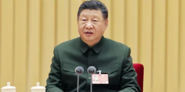 Xi Jinping en la reunión plenaria de la delegación del Ejército Popular de Liberación y la Policía Armada Popular durante la 4ª sesión del 14º Congreso Nacional del Pueblo en marzo de 2026. Créditos: China Military Bugle.