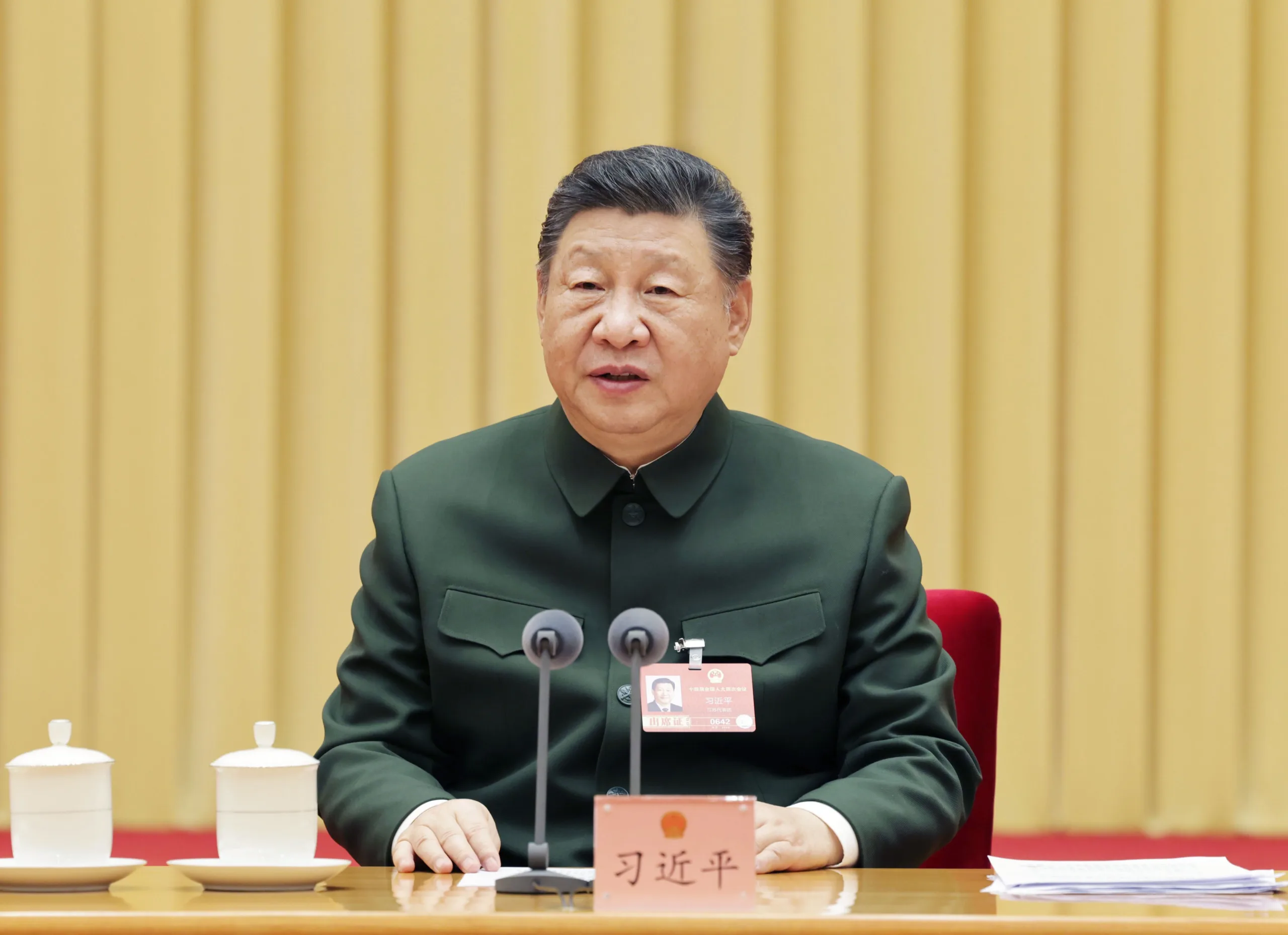 Xi Jinping en la reunión plenaria de la delegación del Ejército Popular de Liberación y la Policía Armada Popular durante la 4ª sesión del 14º Congreso Nacional del Pueblo en marzo de 2026. Créditos: China Military Bugle.
