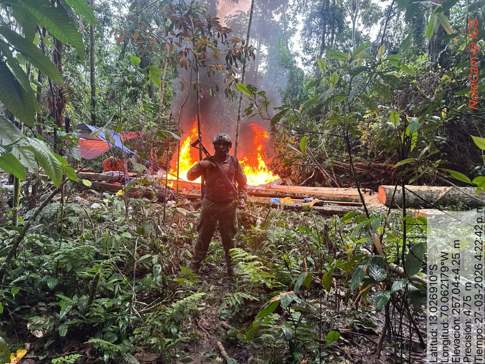 El Ejército del Perú publicó un anuncio sobre un operativo conjunto con la PNP y la Fiscalía contra minería ilegal en Tambopata, Madre de Dios, donde se interdictaron balsas, maquinaria y material valorado en más de S/ 11 millones. Créditos: Ejército del Perú.