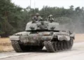En el ejercicio de Sennelager (Exercise Senne Hussar), las tropas del QRH del Ejército Británico probaron el lanzamiento y control de drones de vigilancia y ataque directamente desde los Challenger 2 en movimiento y bajo blindaje. Créditos: Ejército Británico.