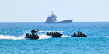 Operación anfibia a gran escala entre el Cuerpo de Marines de Filipinas y la Brigada de Despliegue Rápido Anfibio de Japón en Barangay Bagu, Cagayan, el 28 de abril de 2026, como parte del Ejercicio Balikatan 41-2026. Créditos: Armada de Filipinas.