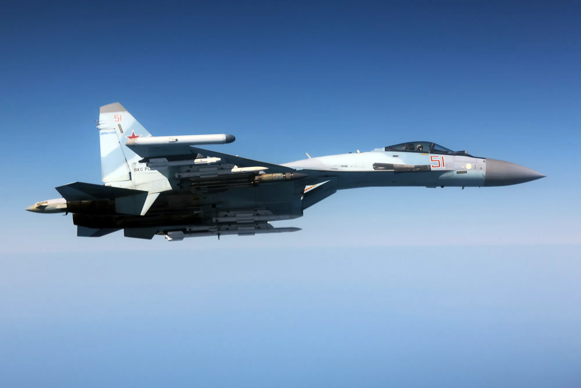 Cazas rusos Su-27 interceptaron un avión RC-135W Rivet Joint de la RAF en el espacio aéreo internacional sobre el Mar Negro. Créditos: Royal Air Force.
