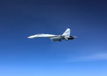 Cazas rusos Su-27 interceptaron un avión RC-135W Rivet Joint de la RAF en el espacio aéreo internacional sobre el Mar Negro. Créditos: Royal Air Force.