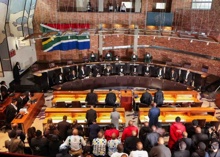 La ANC convocó una reunión del Comité Ejecutivo Nacional para analizar el fallo del Tribunal Constitucional que revive el proceso de impeachment contra el presidente Cyril Ramaphosa por el escándalo "Farmgate". Créditos: Siphiwe Sibeko.