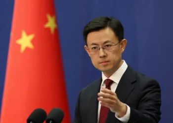 El portavoz del Ministerio de Exteriores chino Guo Jiakun, reiteró el rechazo de China a las ventas de armas de EE.UU. a Taiwán y afirmó que su postura sobre la soberanía territorial es "clara y consistente", el 12 de mayo de 2026. Créditos: JP+