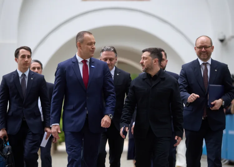 Reunión bilateral con el presidente de Polonia, Karol Nawrocki y el presidente ucraniano Zelenskyy, en los márgenes de la Cumbre del B9 (Bucharest Nine) celebrada el 13 de mayo de 2026 en Bucarest. Créditos: Volodymyr Zelenskyy.