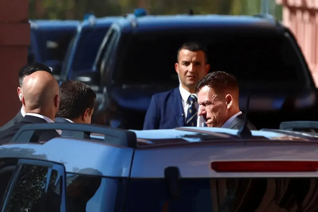 NYT planteo que esta movida se atribuye a riesgos como un posible impuesto a millonarios en California, guerra nuclear y avance descontrolado de IA, con Argentina vista como refugio en el hemisferio sur. Créditos: Mario Nawfal.