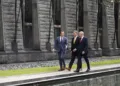 Secretario de Defensa estadounidense Pete Hegseth, el secretario de Defensa británico John Healey y el ministro de Defensa australiano Richard Marles durante el Diálogo Shangri-La. Créditos: Pete Hegseth.