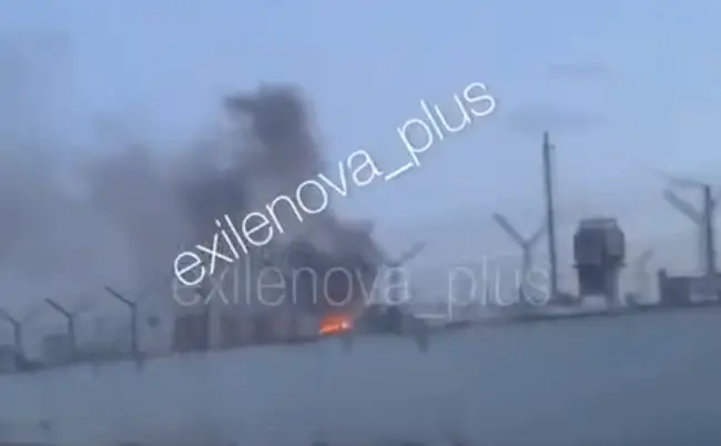 Lo que parece ser un vídeo de un incendio en una planta química en Rossosh, en la región de Vorónezh (Rusia), el 6 de abril de 2026. Créditos: Exilenova Plus vía Telegram.