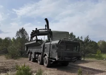 Un misil siendo cargado en un lanzador Iskander-M. Bielorrusia, mayo de 2026. Fuente: Ministerio de Defensa de Rusia