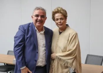 El gobernador de Catamarca, Raúl Jalil, continúa desarrollando una intensa agenda oficial en China, donde mantuvo una reunión con Dilma Rousseff, titular del Nuevo Banco de Desarrollo del grupo BRICS. Créditos: Catamarca Gobierno