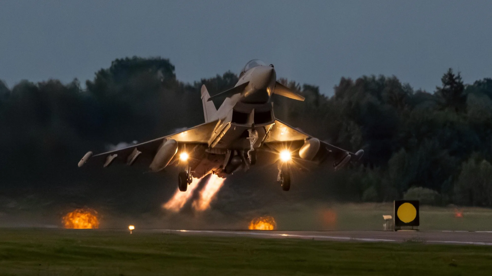 Los aviones Typhoon de la RAF realizarán misiones de defensa aérea sobre Polonia como parte de la misión de la alianza militar para reforzar el flanco oriental en septiembre de 2025. Ministerio de Defensa