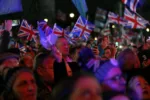 Partidarios del Brexit se congregan durante una manifestacion en Londres, el viernes 31 de enero de 2020. El Reino Unido tiene previsto abandonar la UE a las 23:00 GMT del viernes, convirtiendose en el primer país del bloque en hacerlo. Créditos: AP.