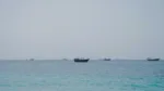 Barcos en el estrecho de Ormuz, vistos desde Musandam, Omán, el 22 de junio de 2026. Créditos: Reuters.