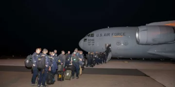 Despliegue de un C-17 Globemaster III cargado con personal y equipo de búsqueda y rescate urbano desde Dover AFB hacia Venezuela. Créditos: SOUTHCOM.