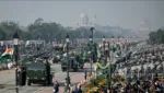 Vehículos blindados del ejército indio aparecen en la fotografía tomada durante el desfile del 77.º Día de la República en Kartavya Path, Nueva Delhi, el 26 de enero de 2026. (Sajjad Hussain / AFP vía Getty Images)
