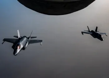 Dos cazas F-35A stealth de la Fuerza Aérea de EE.UU. en patrulla sobre el Medio Oriente. Créditos: CENTCOM.