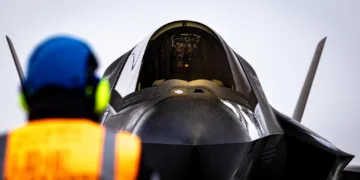 Royal Air Force anuncia el despliegue de aviones F-35B desde la base RAF Marham hacia RAF Akrotiri en Chipre para apoyar operaciones aéreas defensivas conjuntas con aliados del Reino Unido. Créditos: Royal Air Force.
