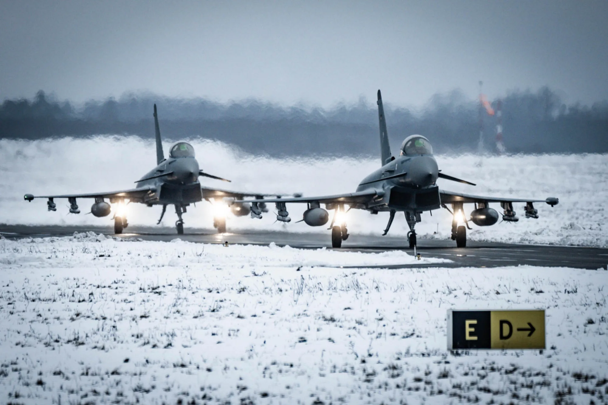 Despliegue rápido de cazas Eurofighters alemanes a Islandia, Estonia y Rumanía. Créditos: NATO Air Command.