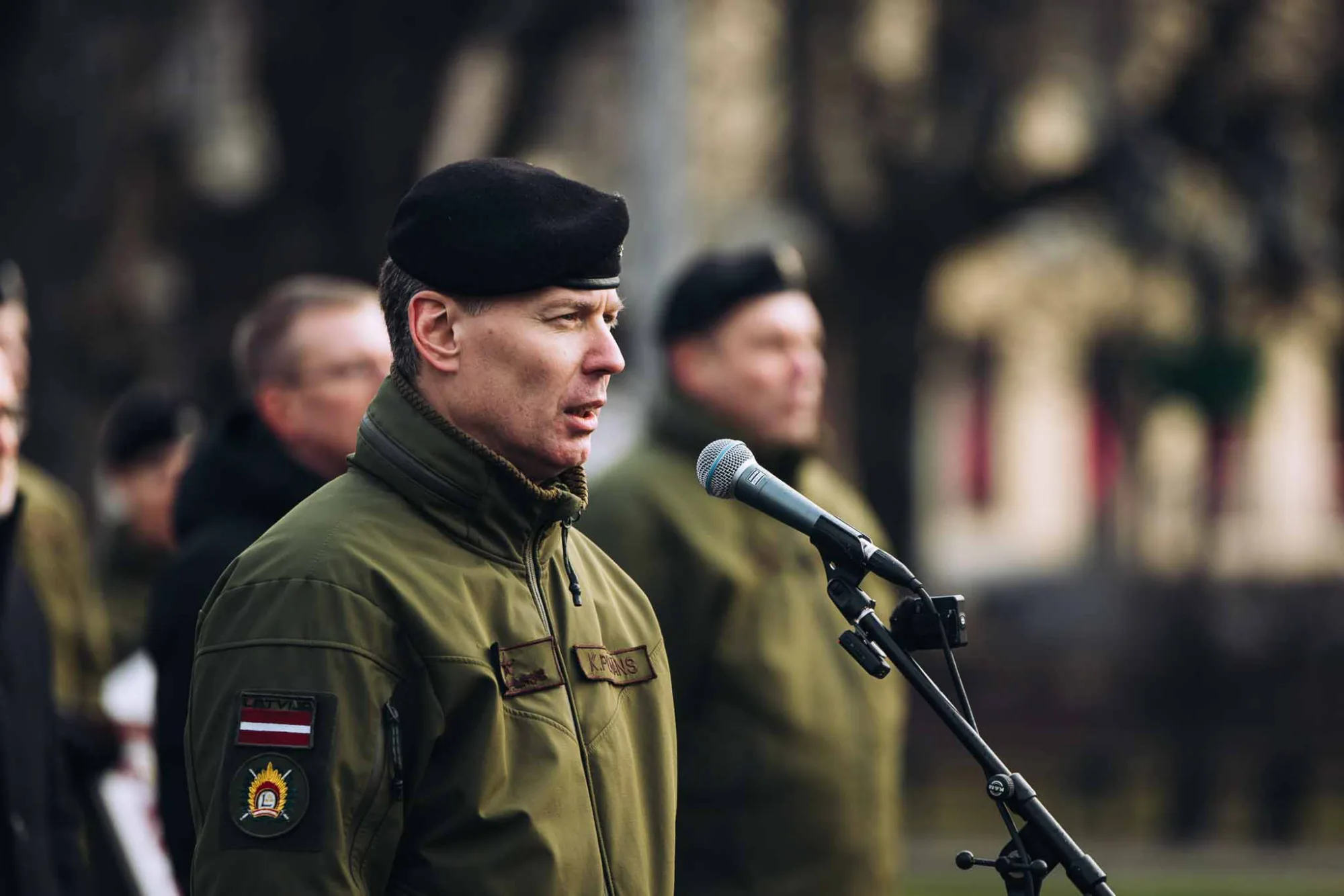 General Kaspars Pudāns anuncia con orgullo su asunción como Comandante de las Fuerzas Armadas Nacionales de Letonia (NBS) el 24 de enero de 2025, destacando su compromiso por fortalecer la defensa estatal. Créditos: Ģenerālmajors Kaspars Pudāns.