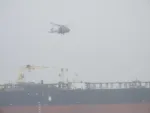 El general Fabien Mandon, jefe del Estado Mayor de los Ejércitos francés, confirmó que la Armada Nacional realizó una inspección de pabellón en alta mar al petrolero Tagor, verificando irregularidades en su bandera como parte de la aplicación de sanciones contra Rusia. Créditos: Chef d'état-major des armées.