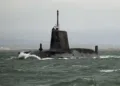 Primer zarpe del HMS Anson (S123), el 20 de febrero de 2023, submarino nuclear de ataque de clase Astute, saliendo de Barrow-in-Furness para sus pruebas iniciales en el mar. Créditos: Armada Real del Reino Unido.