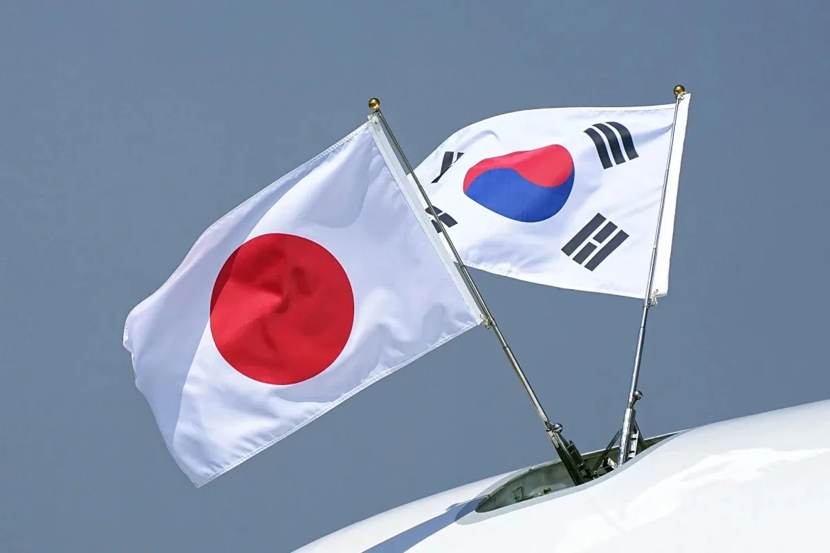 Banderas de Japón y Corea del Sur