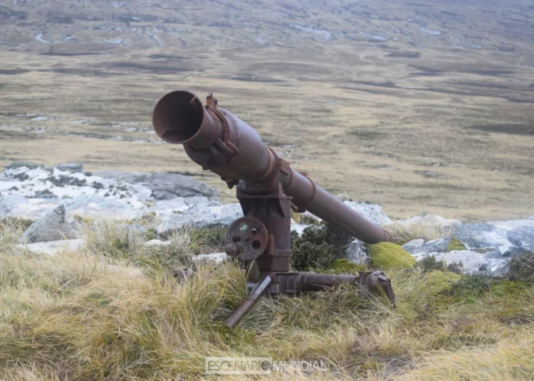Cañon Czekalski en Monte Longdon en las Islas Malvinas. Crédito: Alejo Sanchez Piccat / Escenario Mundial