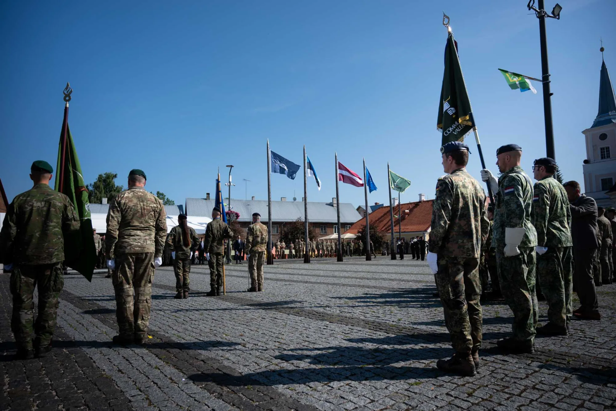 El Ministerio de Defensa de Estonia informa que el Cuerpo Germano-Holandés (1GNC) asumió el 30 de junio de 2026, el mando táctico de las fuerzas terrestres de Estonia y Letonia en la frontera de Valga-Valka. Créditos: Ministerio de Defensa de Estonia.
