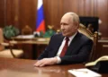 MFA Russia cita al presidente Putin reaccionando a una declaración de líderes de la UE que elogian el "uso innovador de drones" por parte de Ucrania, cuestionando si también aprueban el ataque con drones a un dormitorio estudiantil en Starobelsk. Créditos: MFA Russia.