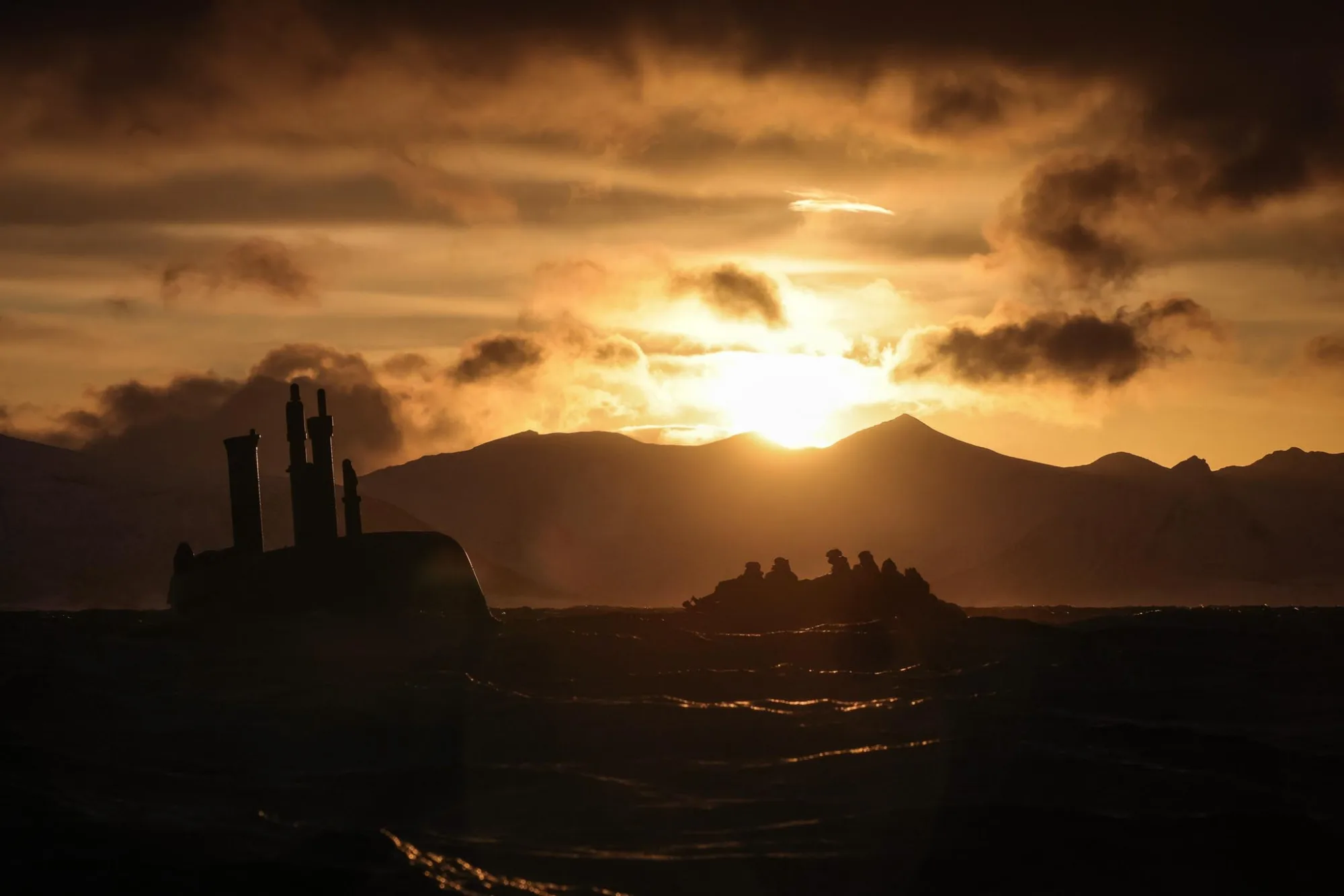 Colaboración entre Royal Marines y Deutsche Marine dentro del Círculo Ártico como parte del ejercicio OTAN Cold Response 26. Créditos: Royal Marines.