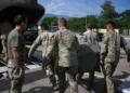 Southcom anuncia el despliegue urgente de fuerzas militares estadounidenses desde la base Soto Cano en Honduras para apoyar operaciones de ayuda humanitaria en Venezuela. Las imágenes muestran soldados cargando equipo en helicópteros CH-47 Chinook como parte de la respuesta coordinada con el Departamento de Estado de EE.UU. para labores de rescate y asistencia. Créditos: SOUTHCOM.