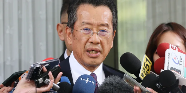 El ministro de Defensa, Wellington Koo, habla con la prensa. Créditos: CNA.