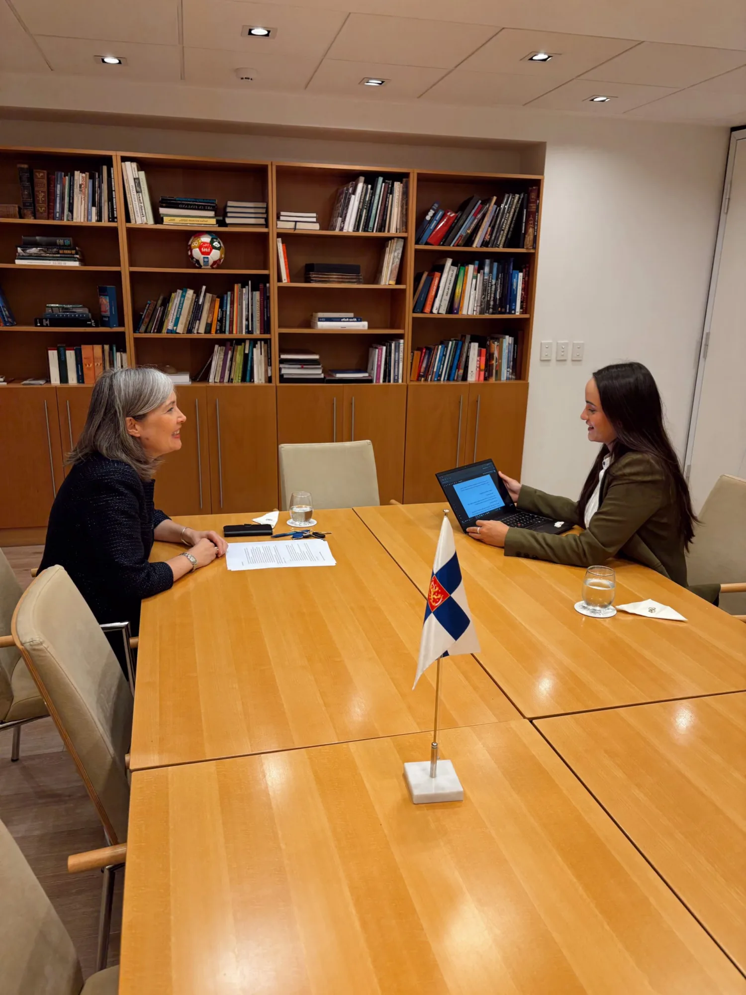 Finlandia apuesta por profundizar su vínculo con Argentina en minería, innovación y cooperación estratégica. Entrevista de la Embajadora de Finlandia Nicola Lindertz. Archivo
