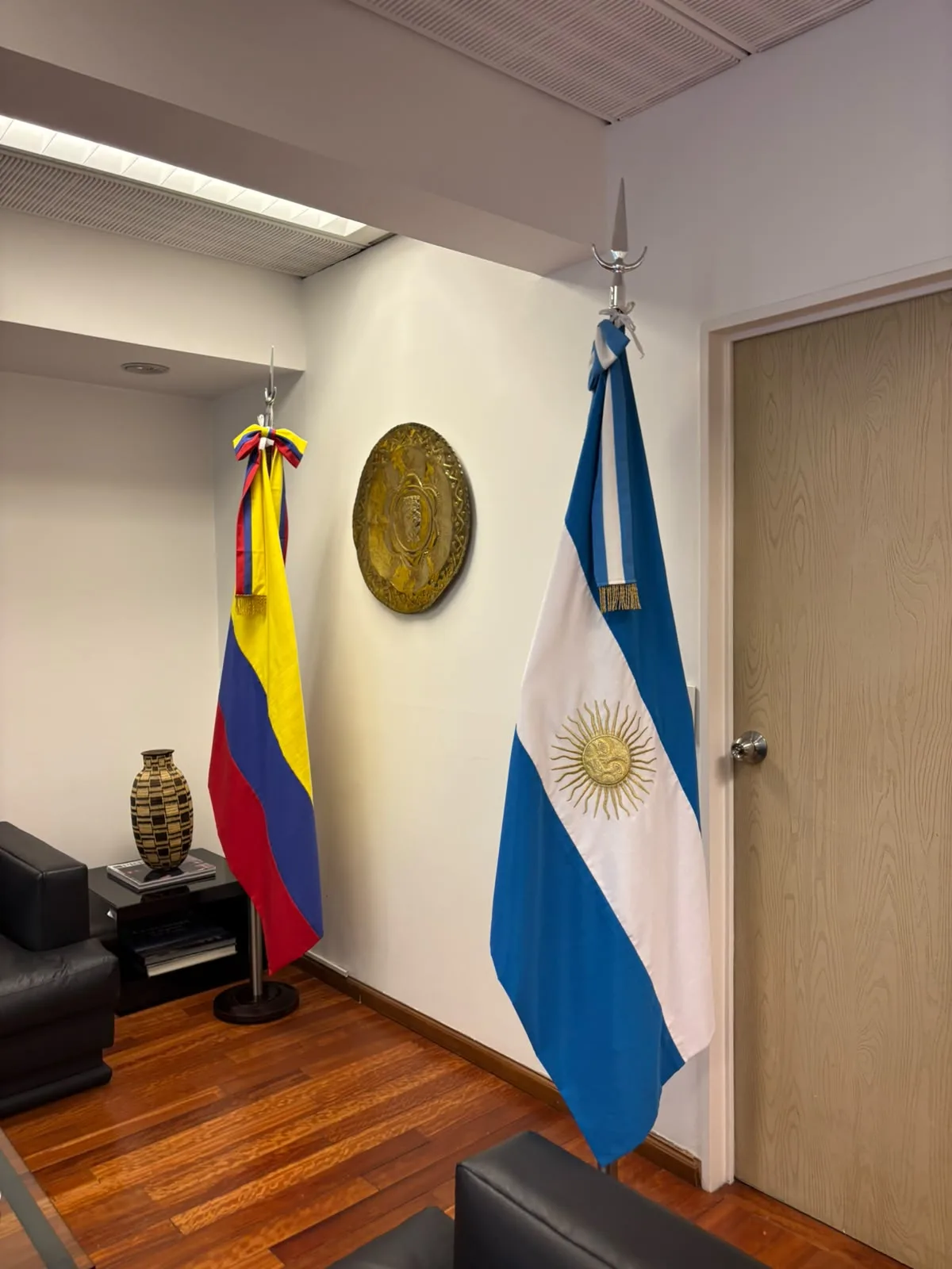 Entrevista al Embajador de Colombia en Argentina, José Roberto Acosta. Archivo
