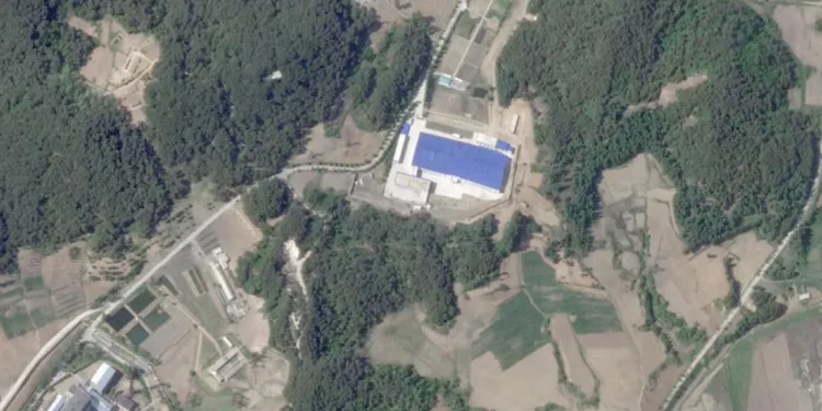 Una imagen de satélite muestra una fábrica de producción de material nuclear en Yongbyon, Corea del Norte, el 17 de mayo de 2026. Créditos: Planet Labs PBC.
