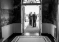 El presidente Donald J. Trump da la bienvenida al primer ministro israelí, Benjamin Netanyahu, a la Casa Blanca. Créditos: Galería de la Casa Blanca.