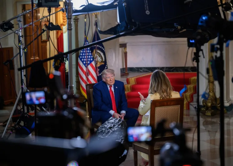 Entrevista del presidente Donald J. Trump con Lara Trump el 28 de mayo de 2026. Créditos: Galería de la Casa Blanca.
