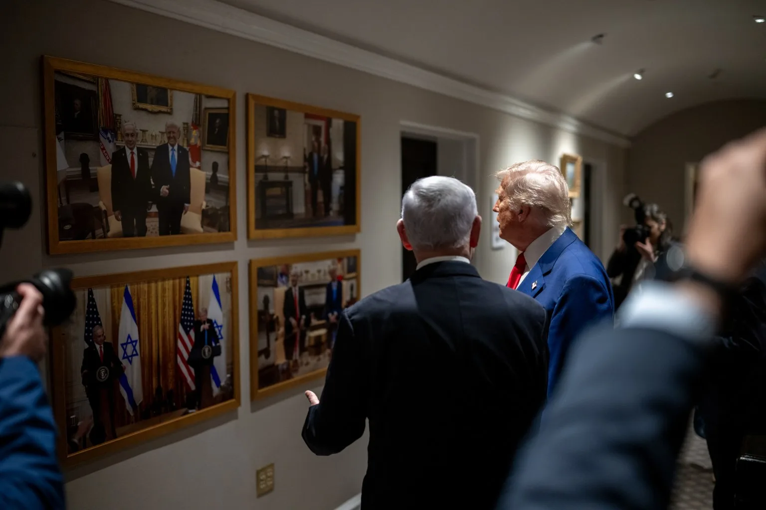 Trump confirmó que llamó a Netanyahu “fucking crazy” durante una tensa llamada telefónica, diciendo que no estaba “enojado” sino “perturbado” por las acciones del Primer Ministro en Líbano. Créditos: AF Post.