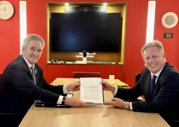 Quirno entregó la carta de intención para la adhesión de Argentina al CPTPP. Crédito: Quirno via X