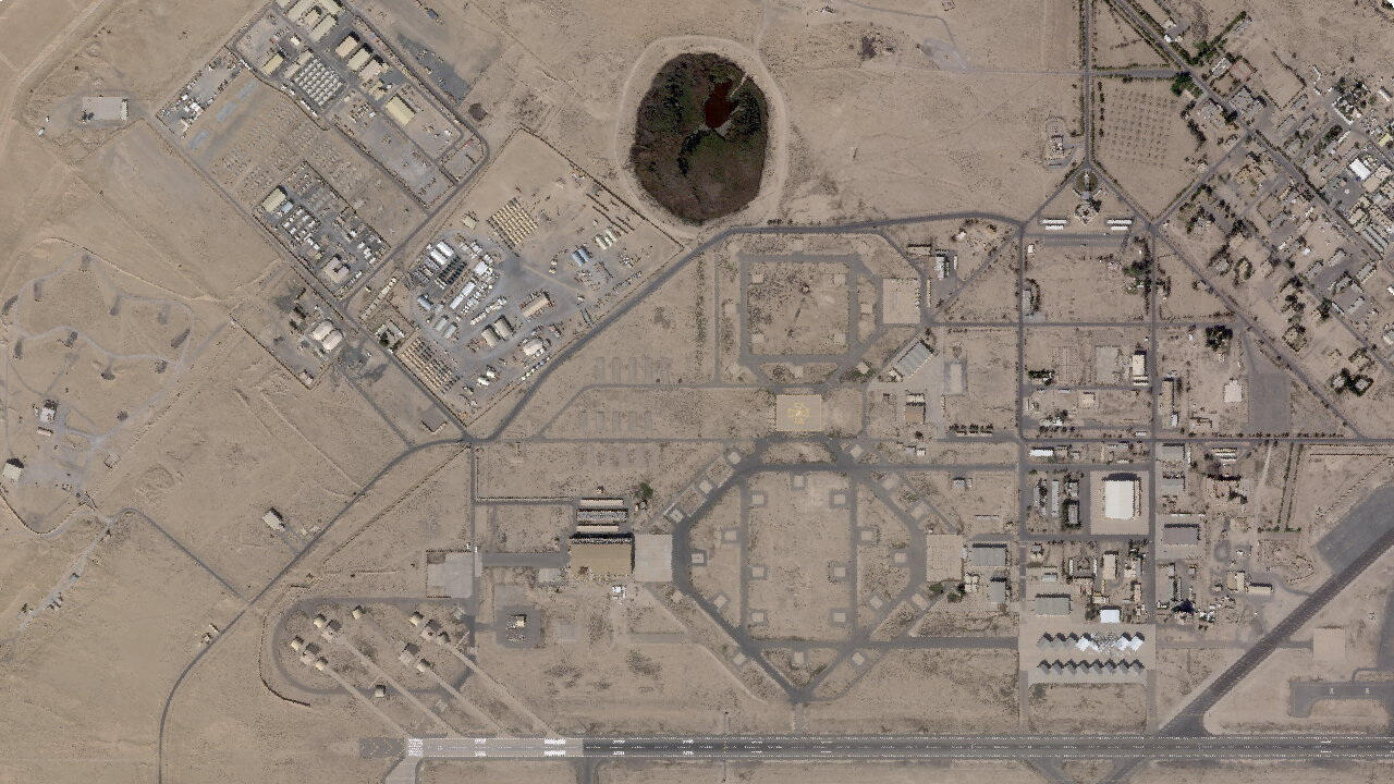 Imagen de portada: Archivo. Una vista satelital muestra la base Ali Al Salem, tras los ataques iraníes, cerca de Al Jahra, Kuwait, el 1 de marzo de 2026. © Vía Reuters - 2026 Planet Labs PBC