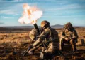 Final de la rotación del 5 RIFLES del Ejército Británico como Compañía de Infantería de Roulement en las Islas Malvinas, con entrenamiento de fuego real de morteros, francotiradores y ametralladoras durante el Ejercicio Cape Upholder. Créditos: Defence Operations.
